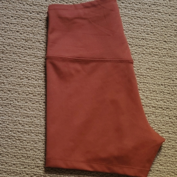 Girlfriend collective Toasted Apricot Seamless Run Shorts - Picture 5 of 10